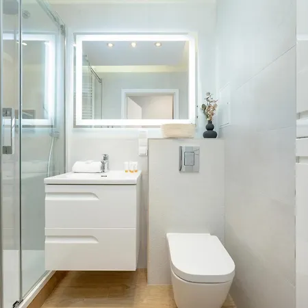 Elegancki Apartament Z Balkonem I Klimatyzacja By Renters Prestige 브로츠와프